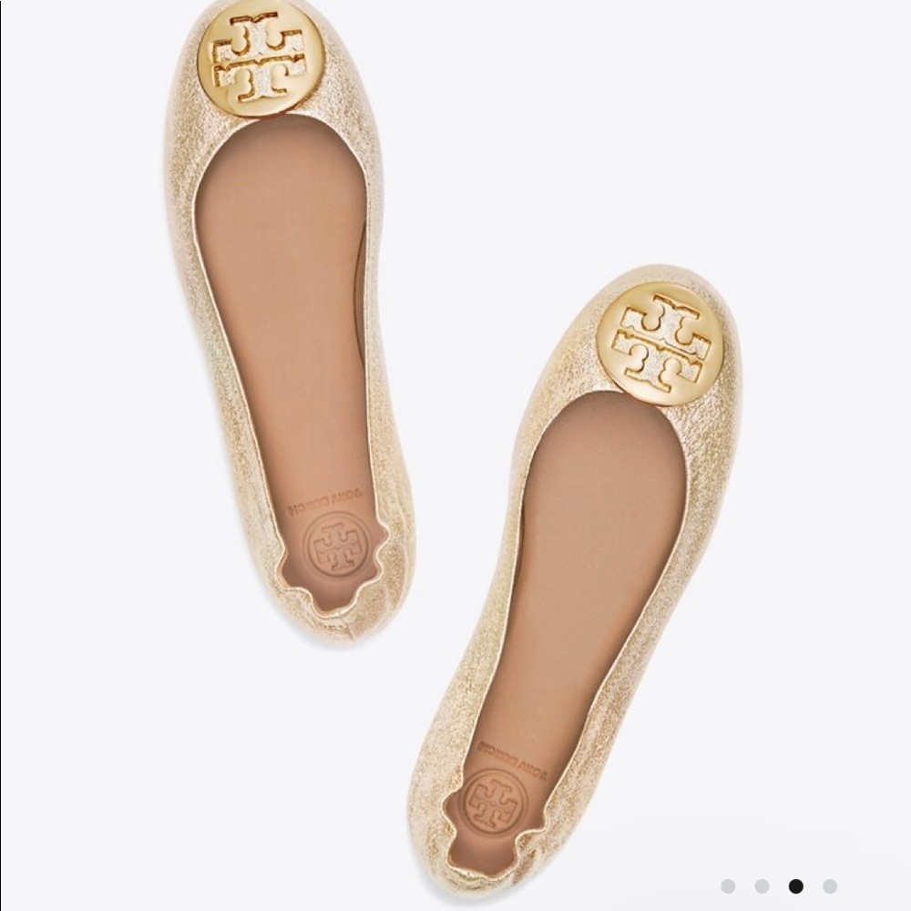 New never worn in box no dust bag.